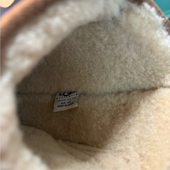 UGG Brown Winter Boots with Cream Fur - Picture 4 of 4